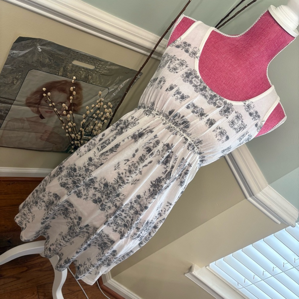 Tera Fashion backless tank flower dress 👗 white